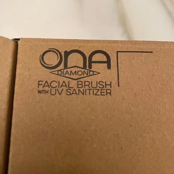 - Bnwt ONA Diamond Facial Cleansing Brush - Picture 5 of 5
